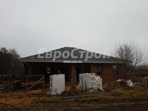 Подшивка свеса кровли