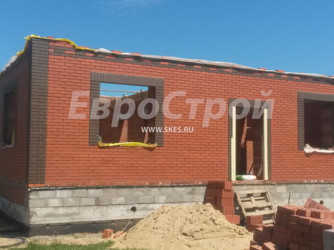 Первый этаж
